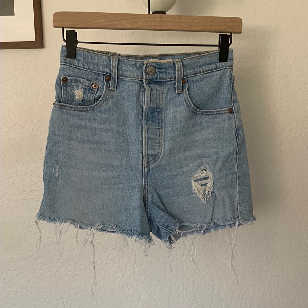 Levi’s ribcage shorts